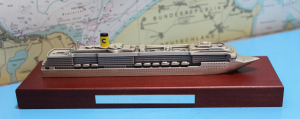 Cruise ship "Costa Mediterranea" Spirit-class (1 p.) IT 2003 in ca. 1:1400